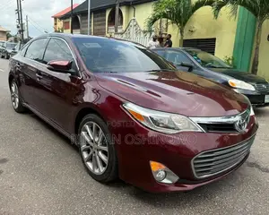 Toyota Avalon XLE Sedar FWD (3.5L 6cyl 6A) 2013 Red