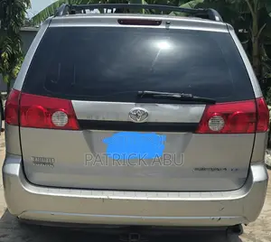 Toyota Sienna CE FWD 2007 Silver