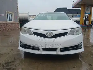 Toyota Camry LE 4dr Sedan (2.5L 4cyl 6A) 2012 White