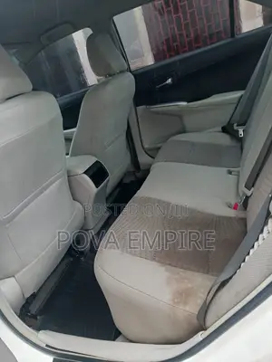 Toyota Camry LE 4dr Sedan (2.5L 4cyl 6A) 2012 White