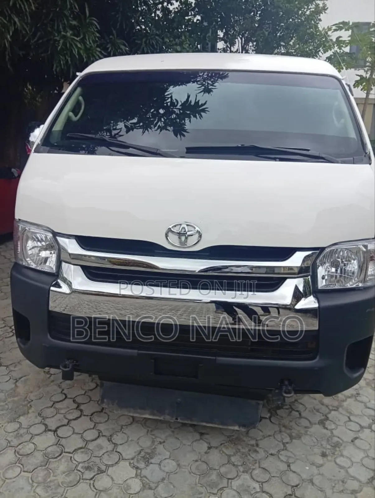 Toyota HiAce 2015 White