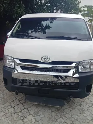 Toyota HiAce 2015 White