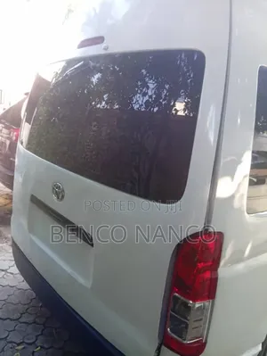 Toyota HiAce 2015 White
