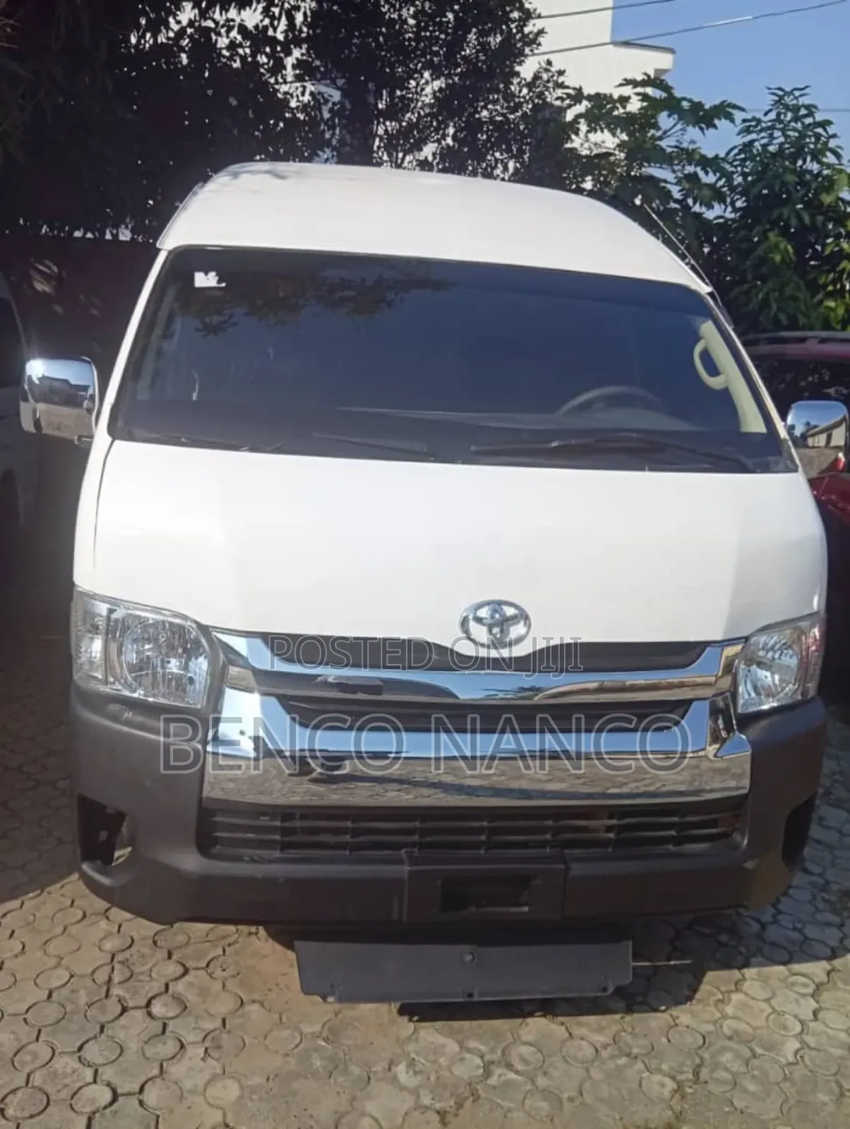 Toyota HiAce 2015 White