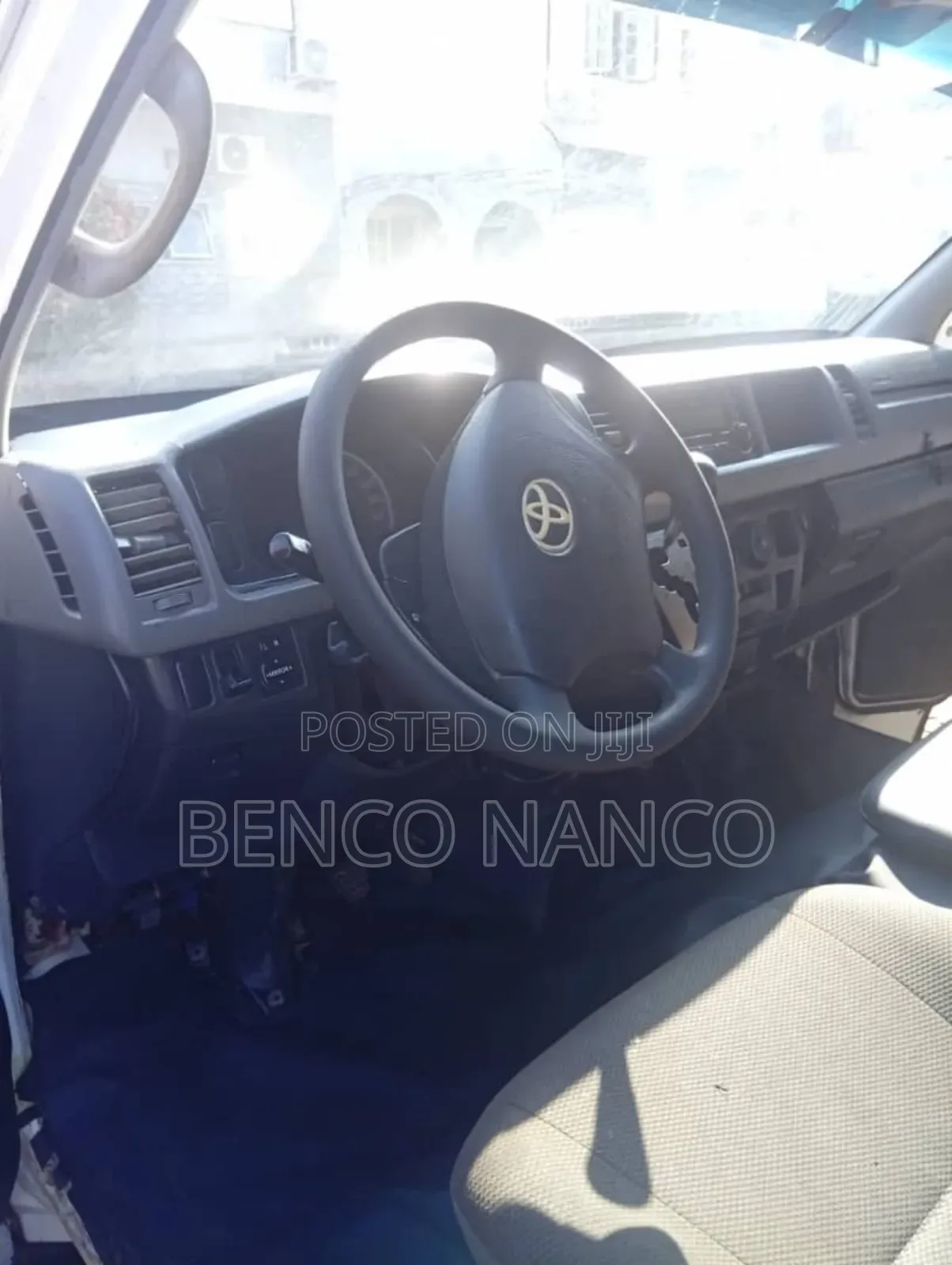 Toyota HiAce 2015 White