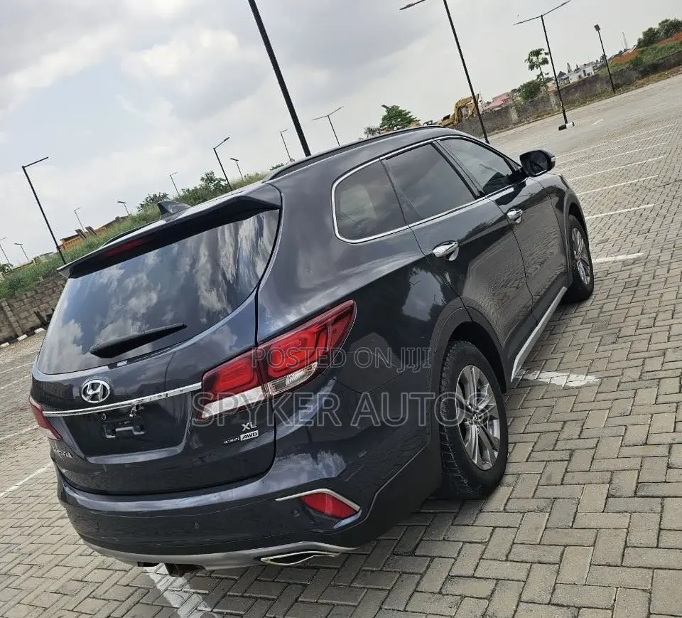 Hyundai Santa Fe Limited AWD 2017 Blue