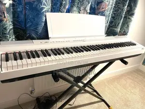 Clean Yamaha P-105 Piano (88 Weighted Keys) + Piano Stand Foot Pedal