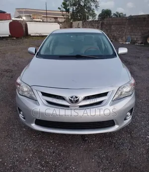 Toyota Corolla 2012 Silver