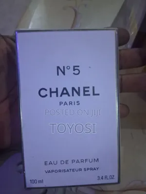 No 5 Chanel Paris