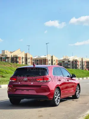 Hyundai Elantra 2018 Red