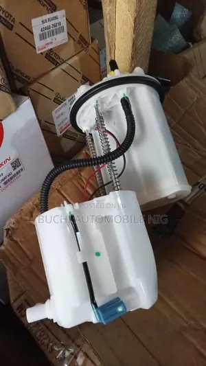 Original Japan Complete Fuel Pump for Toyota Rav4 Available