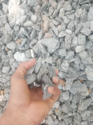 Sized 3/8" (9.5mm) Granite Chippings for Factory Floor Screeding