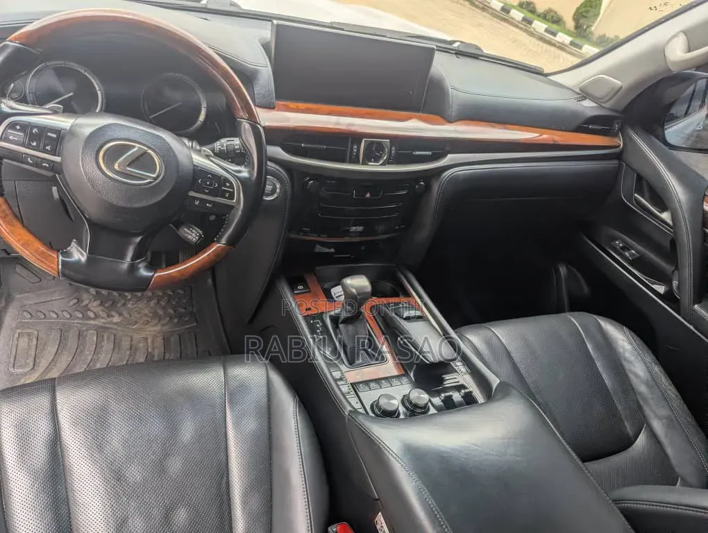 Lexus LX 2017 White