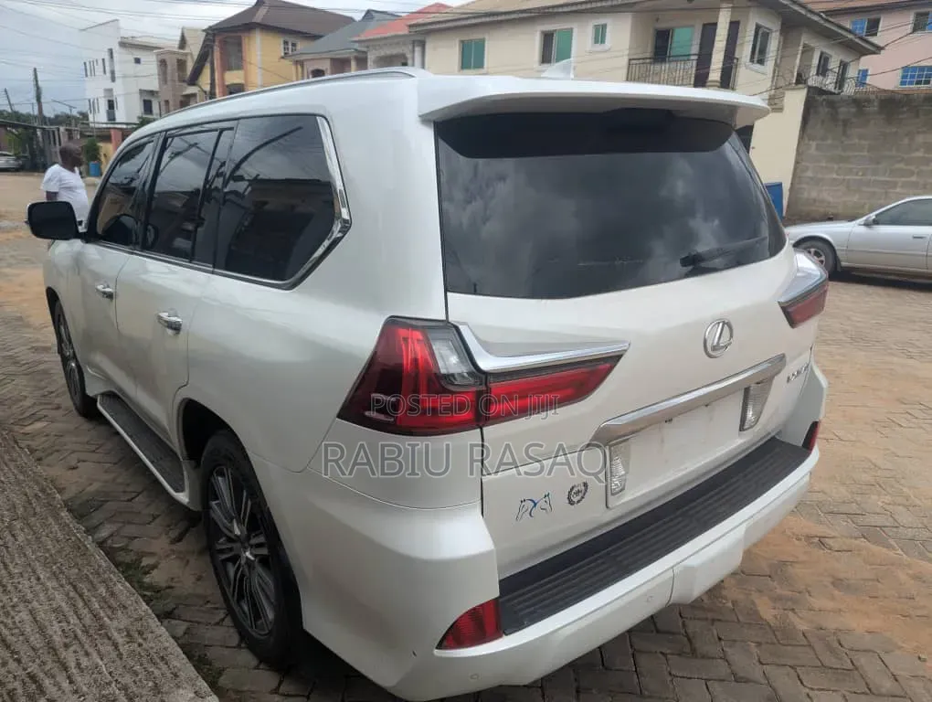 Lexus LX 2017 White
