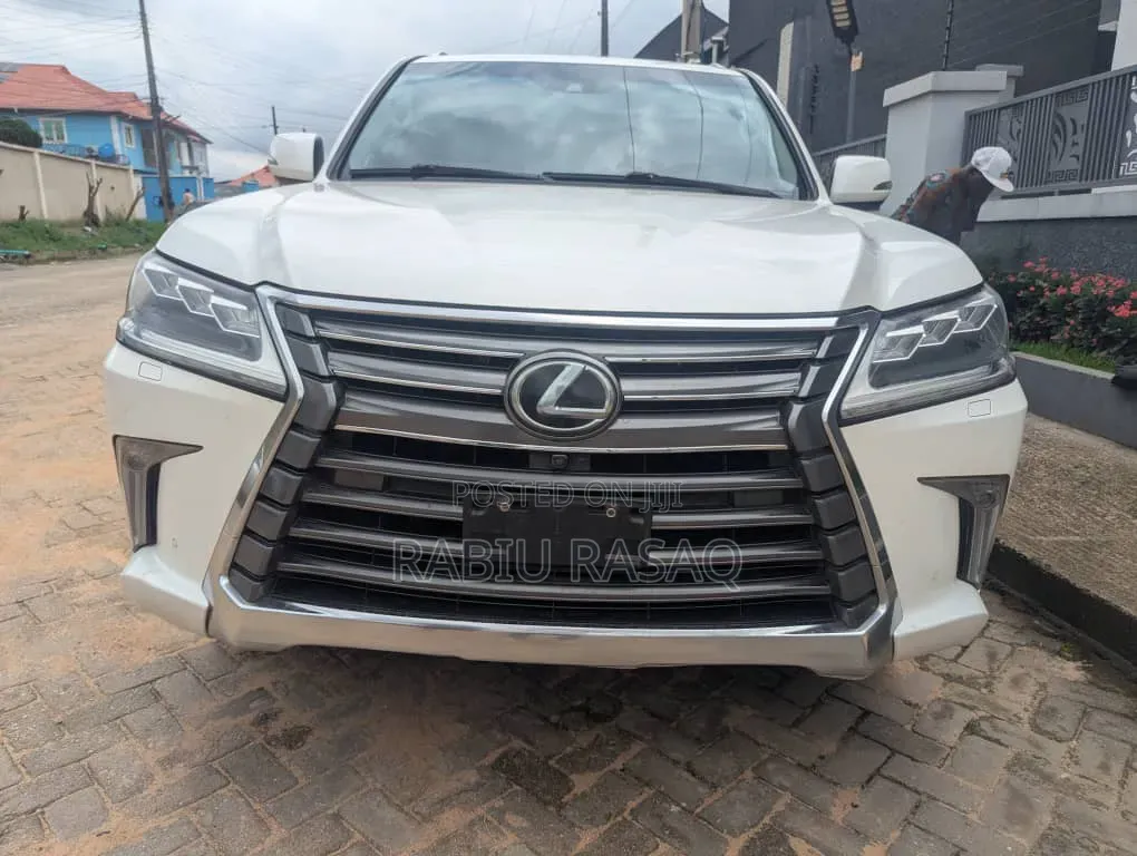 Lexus LX 2017 White