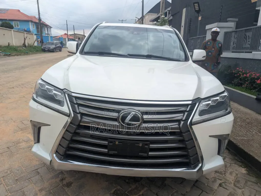 Lexus LX 2017 White