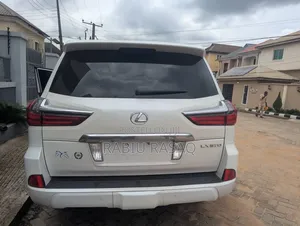 Lexus LX 2017 White