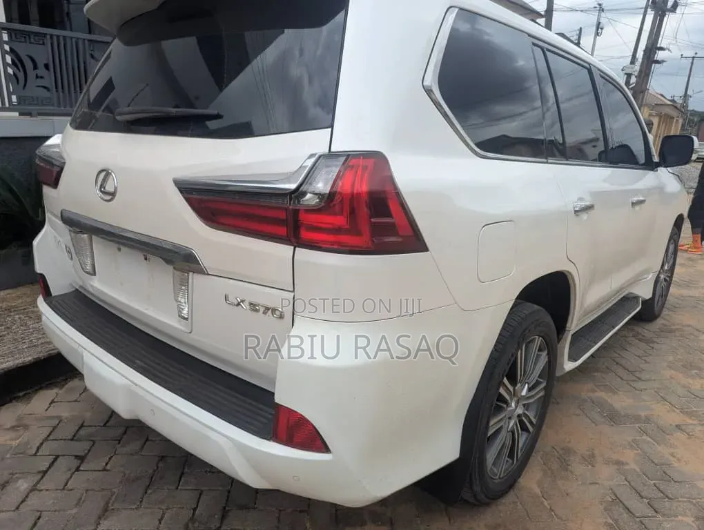 Lexus LX 2017 White