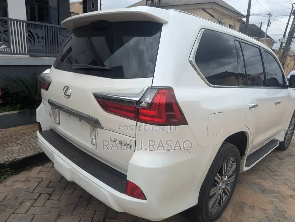Lexus LX 2017 White