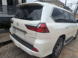 Lexus LX 2017 White