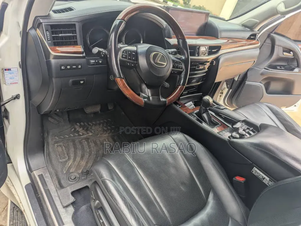 Lexus LX 2017 White