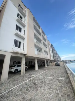3bdrm Apartment in Western Forshore, Osapa london for rent