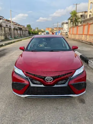 Toyota Camry SE 2022 Red
