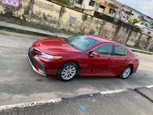 Toyota Camry SE 2022 Red