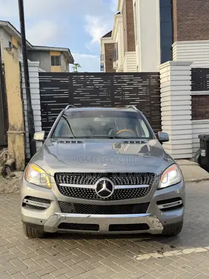 Mercedes-Benz M Class ML350 4MATIC 4dr SUV AWD (3.5L 6cyl 7A) 2014 Gray