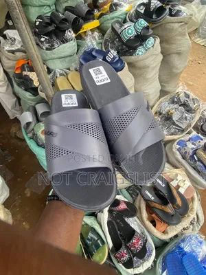 Luofu Unisex Rubber Slippers — Sizes 39, 40 42