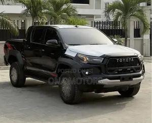 New Toyota Hilux 2025 Black