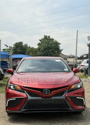 Toyota Camry SE 2022 Red
