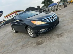Hyundai Sonata Limited 2.0T Sedan (2.0L 4cyl 6A) 2012 Black