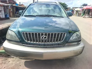 Lexus RX 2000 Green