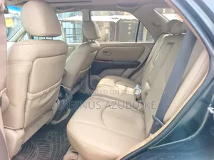 Lexus RX 2000 Green