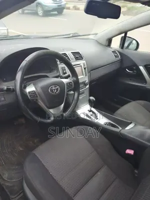 Toyota Avensis 2013 White