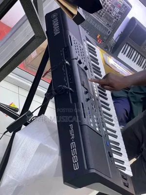 PSR -E583 Complete 61 Keys Synthesizer Yamaha Keyboard Brand New.