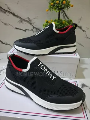 Exclusive Tommy Hilfiger CKS 6d