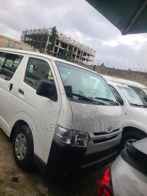 Toyota HiAce 2015 White