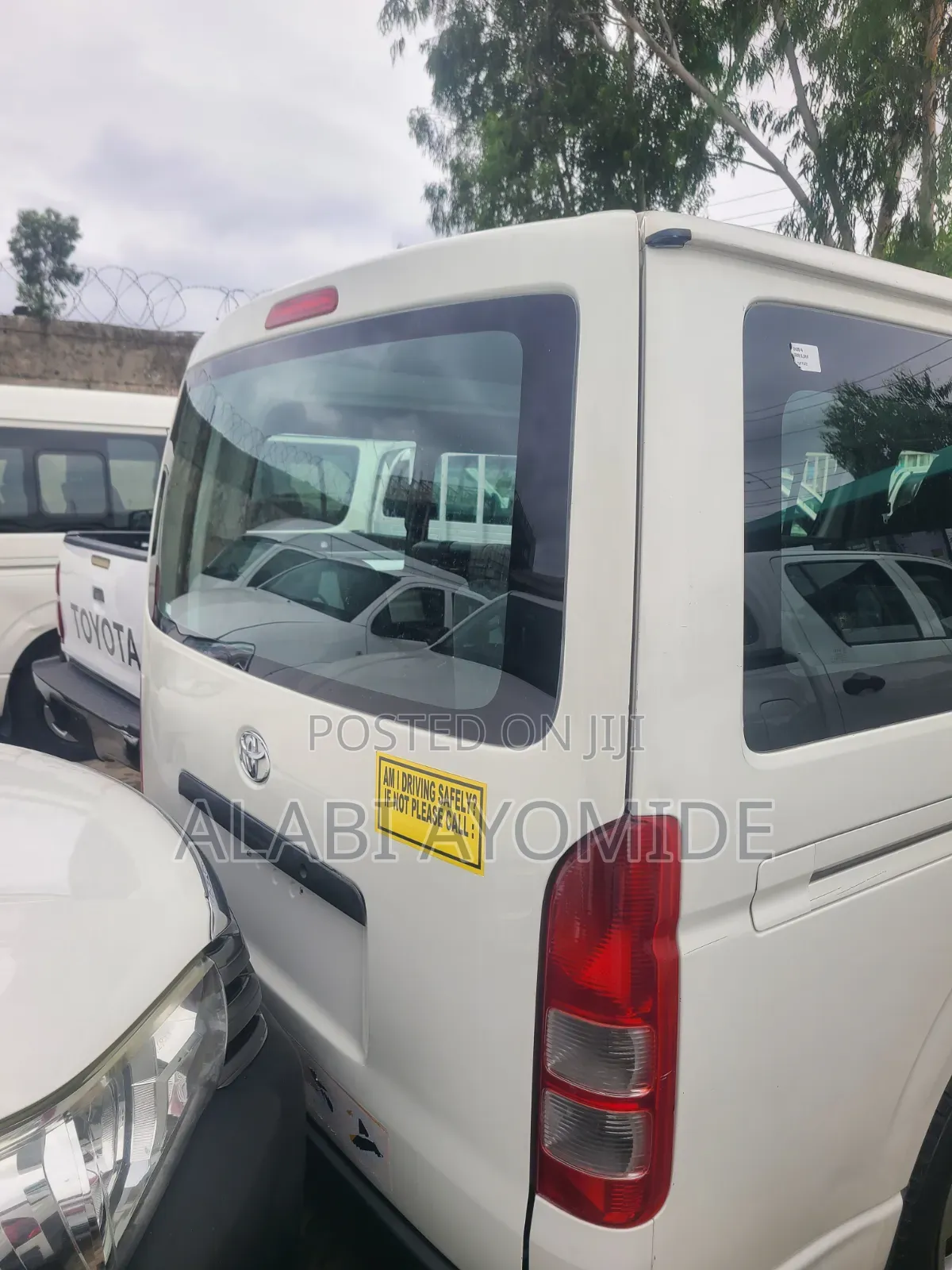 Toyota HiAce 2015 White