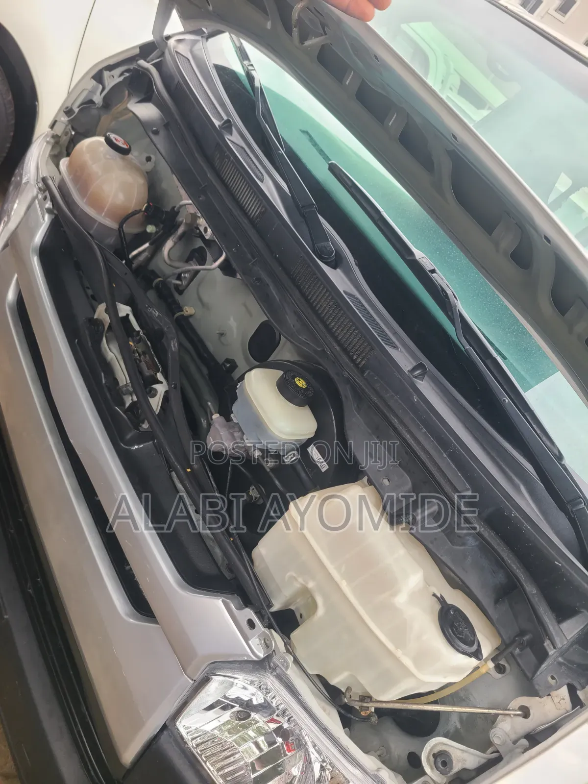Toyota HiAce 2015 White