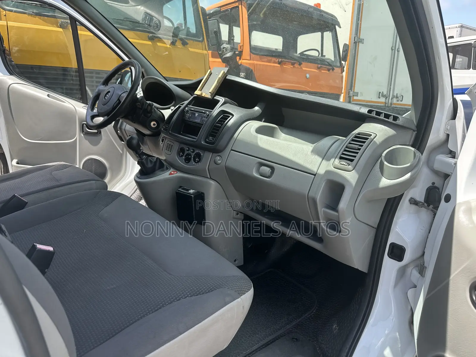 Opel Vivaro 2015 White