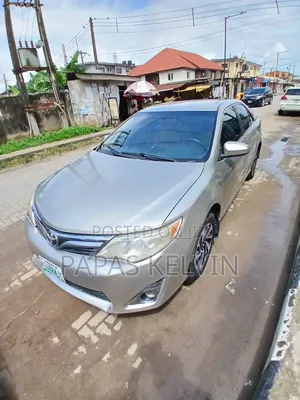Toyota Camry 2013 Gold