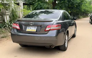 Toyota Camry LE 4dr Sedan (2.5L 4cyl 6A) 2011 Gray