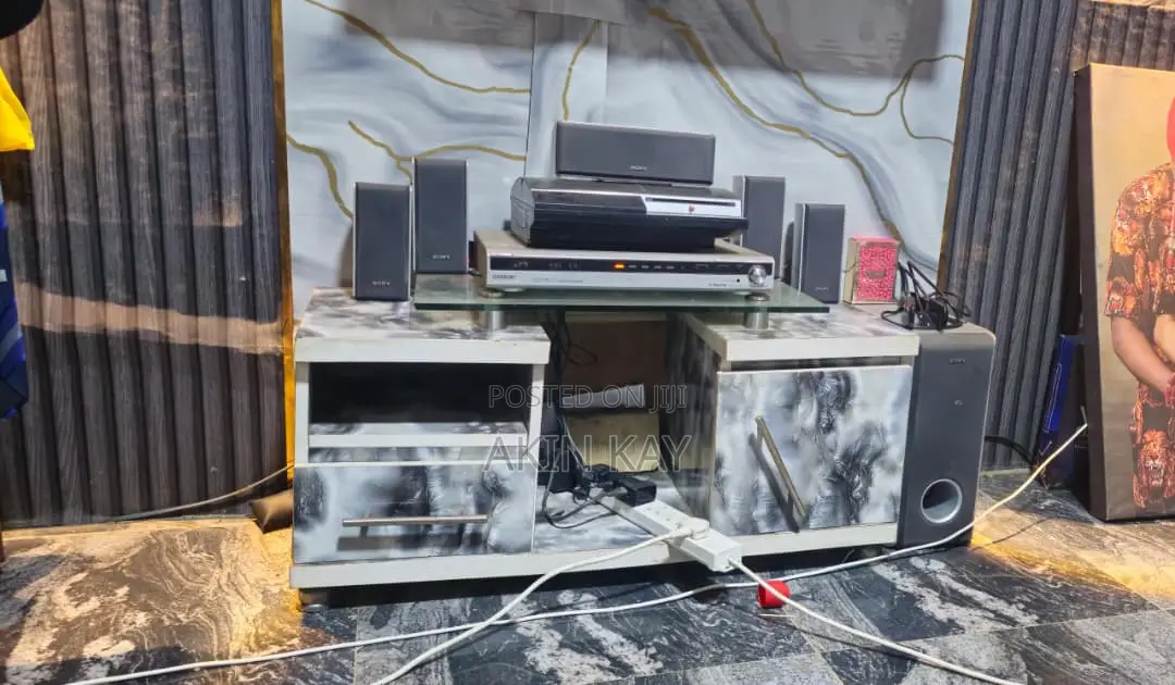 TV Console/Shelf/Stand