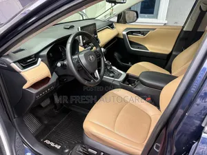 Toyota RAV4 Limited AWD 2020 Blue