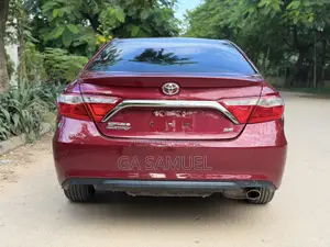 Toyota Camry 2017 Maroon