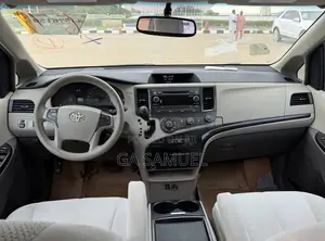Toyota Sienna LE 8 Passenger 2011 Gray