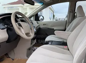 Toyota Sienna LE 8 Passenger 2011 Gray