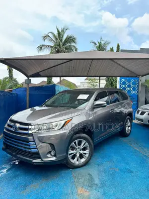 Toyota Highlander LE Plus 4dr SUV (3.5L 6cyl 6A) 2015 Gray